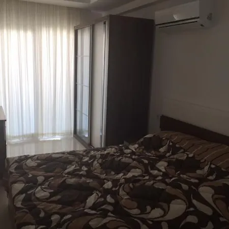 Apartamento Crown City C68 *